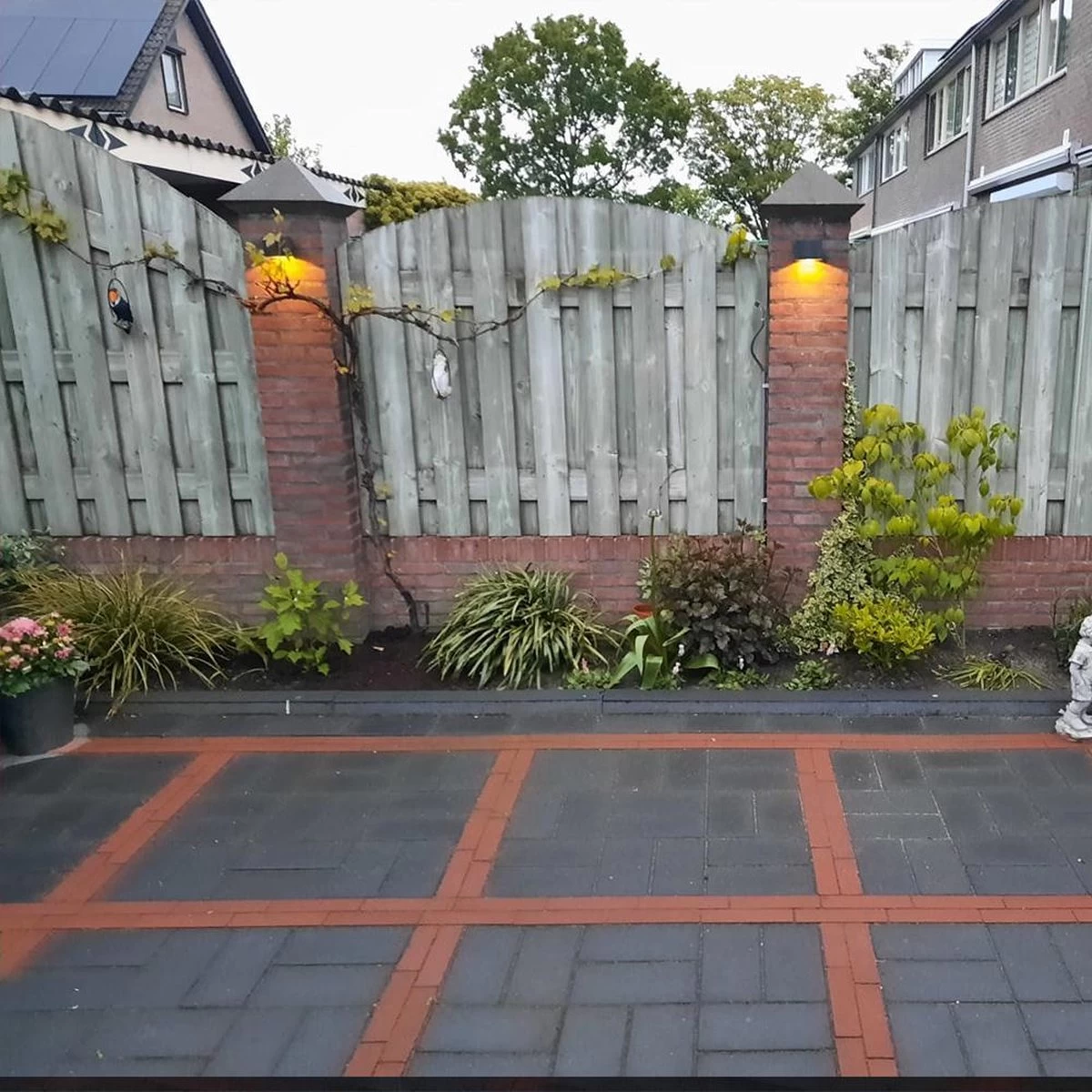 Solar Wandlamp Buiten 'Sven' Recht - Downlight - Warm Wit Licht - Wandlamp Op Zonne-energie - Afbeelding 6