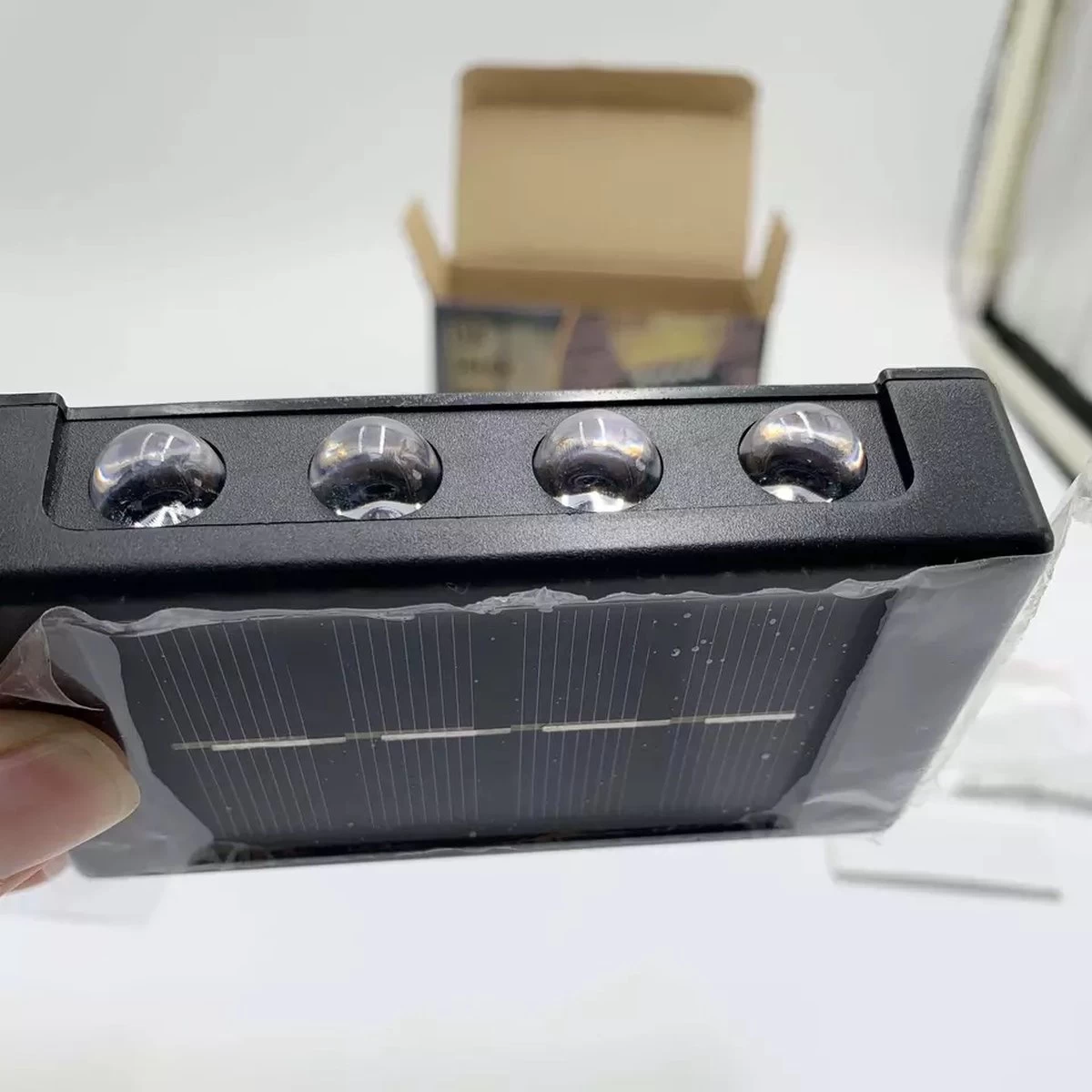 Metahub Wandlamp Buiten 2 STUKS - Tuinverlichting Op Zonne-Energie - Solar - Tweezijdig Oplichtend - Zwart - DUO Pack - Afbeelding 5