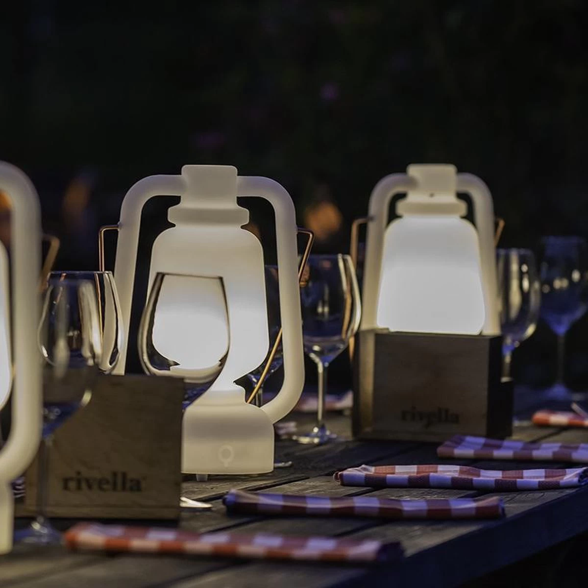 QAZQA Storm - Moderne LED Dimbare Staande Buitenlamp | Staande Lamp Voor Buiten Met Dimmer - 1 Lichts - H 300 Mm - Wit - Buitenverlichting - Afbeelding 11