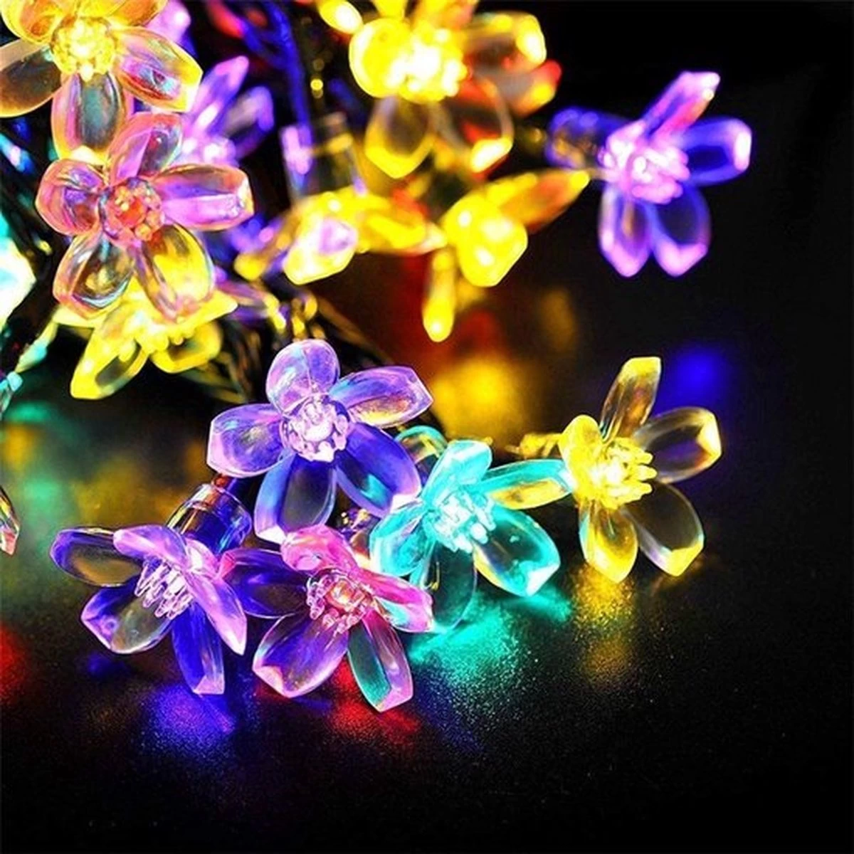 Solar LED String Lichten - Multi- Kleur Bloemen Tuin Verlichting - 6 Meter - 50LED Lichtslinger - Sfeerverlichting - Voor Binnen En Buiten - Decorative Lighting - Lichtsnoeren -Tuinverlichting Zonne-energie - Fairy Lights - Bloem Figuur - Afbeelding 2