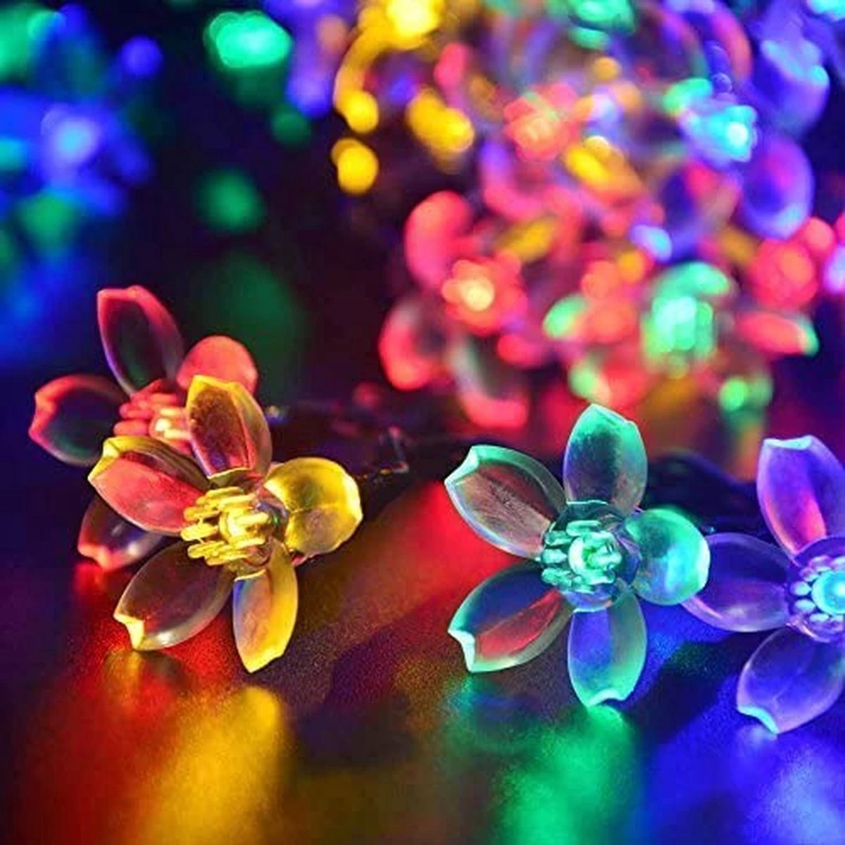 Solar LED String Lichten - Multi- Kleur Bloemen Tuin Verlichting - 6 Meter - 50LED Lichtslinger - Sfeerverlichting - Voor Binnen En Buiten - Decorative Lighting - Lichtsnoeren -Tuinverlichting Zonne-energie - Fairy Lights - Bloem Figuur - Afbeelding 4