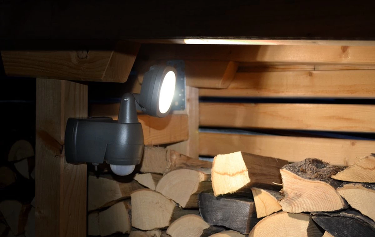 Brennenstuhl LED Batterij Buitenlamp LUFOS / Draadloze LED Buitenlamp Met Sensor En Batterij (Schijnwerper Op Batterijen Met 4 Hoogwaardige Merk-LED's, 210 Lumen, Voor Buitengebruik IP44) - Afbeelding 8